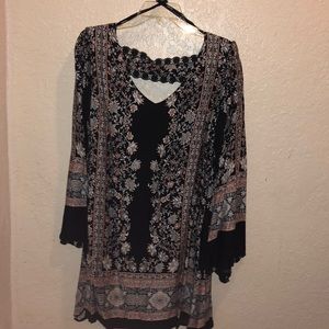 Flower bell sleeve v-neck dress.